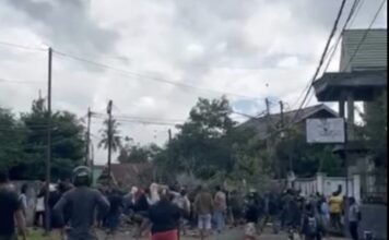 Bentrok Warga Dengan Polisi di Kota Watampone Gegara Kasus Rebutan Lahan